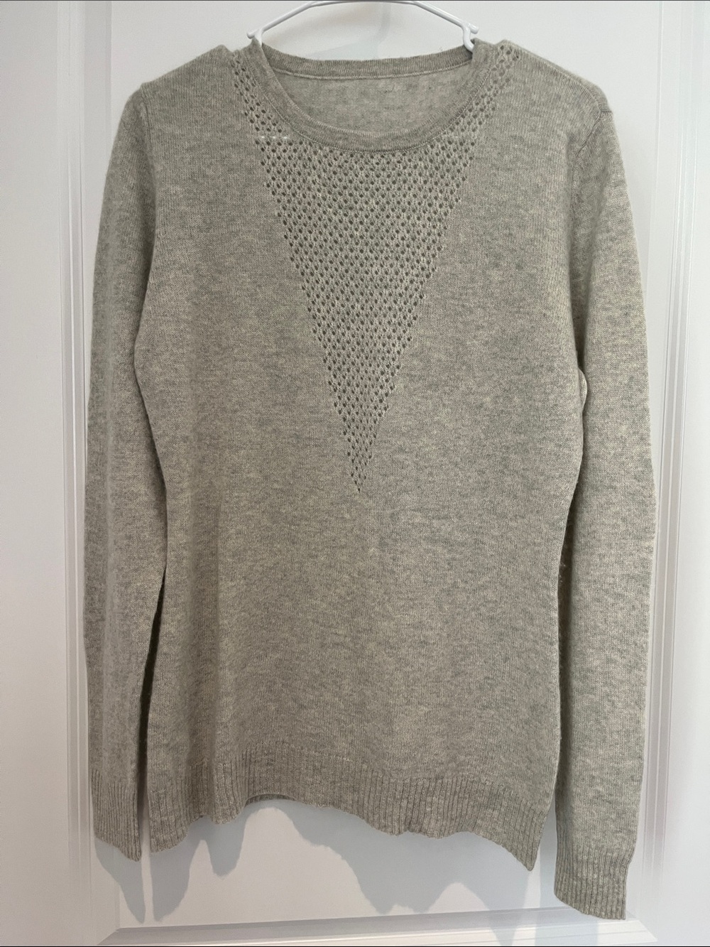 Women’s Light Gray Cashmere Knit Crewneck Sweater